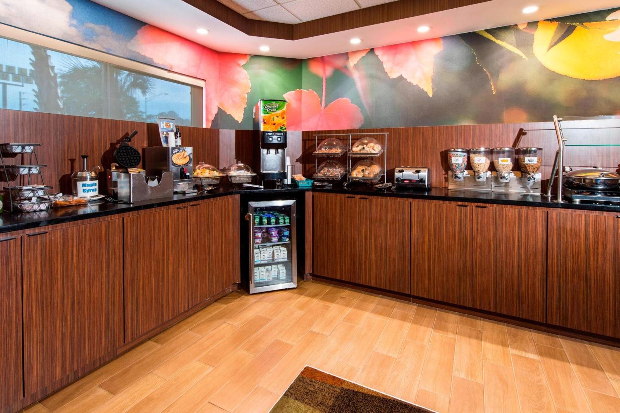 Rodeway Inn 3*